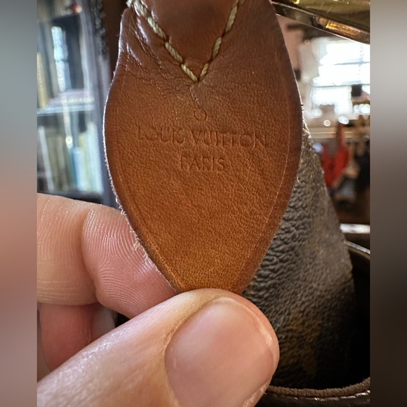 Louis Vuitton Totally MM tote - Picture 6 of 13